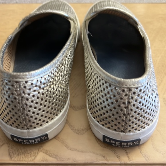 SPERRY Top-Sider. Flat casual loafers size 9.5 MED. Gold metallic finish. - Picture 5 of 7